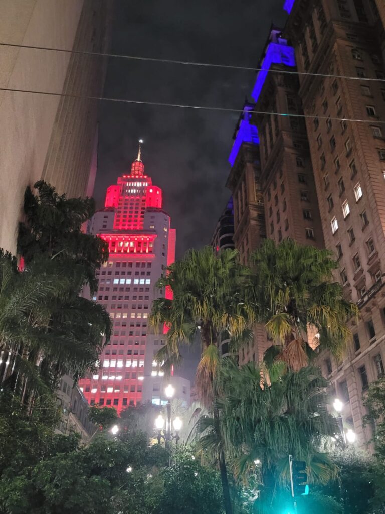 Farol Santander aberto ao público